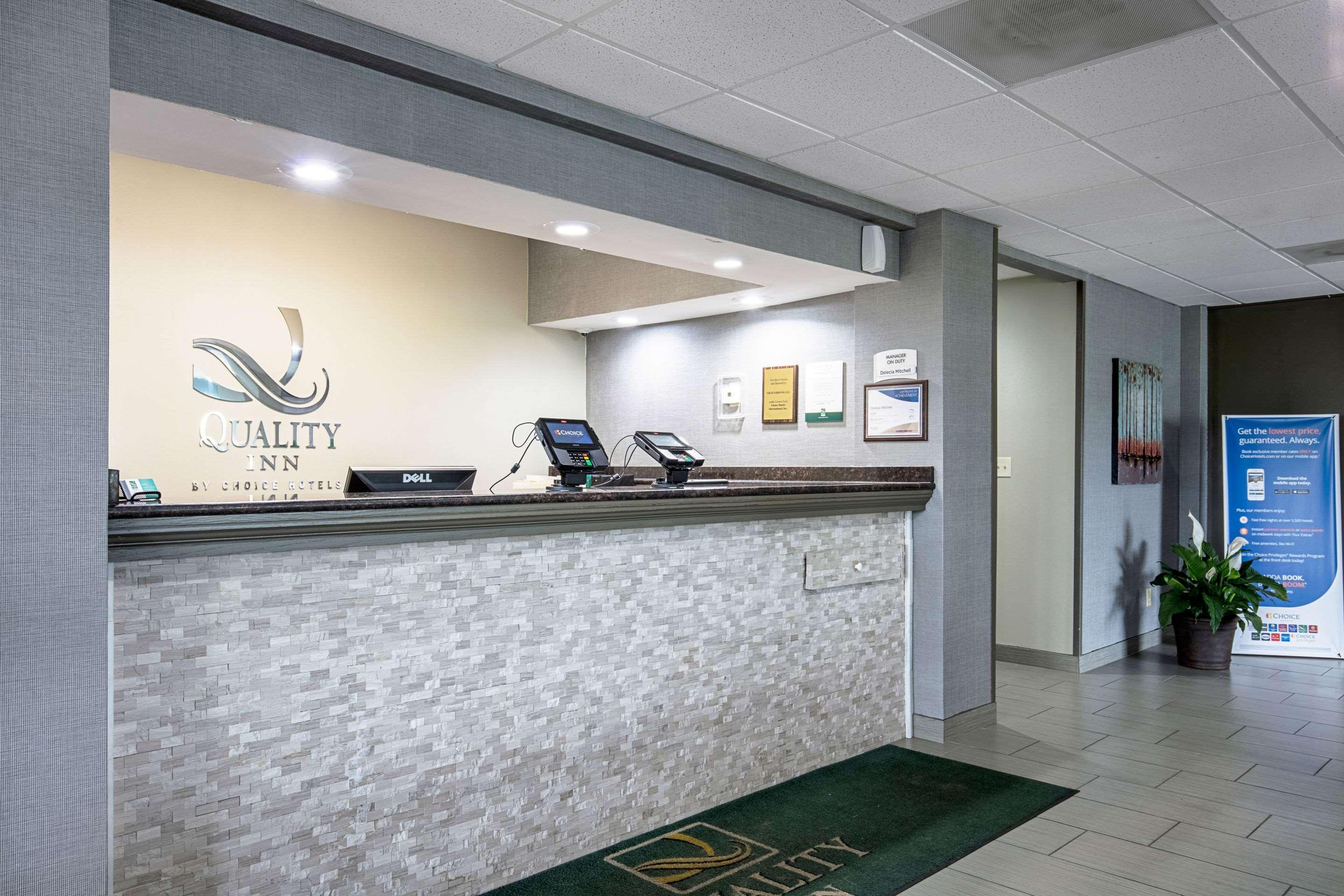 クオリティ イン ホーリー スプリングス サウス Holly Springs エクステリア 写真
