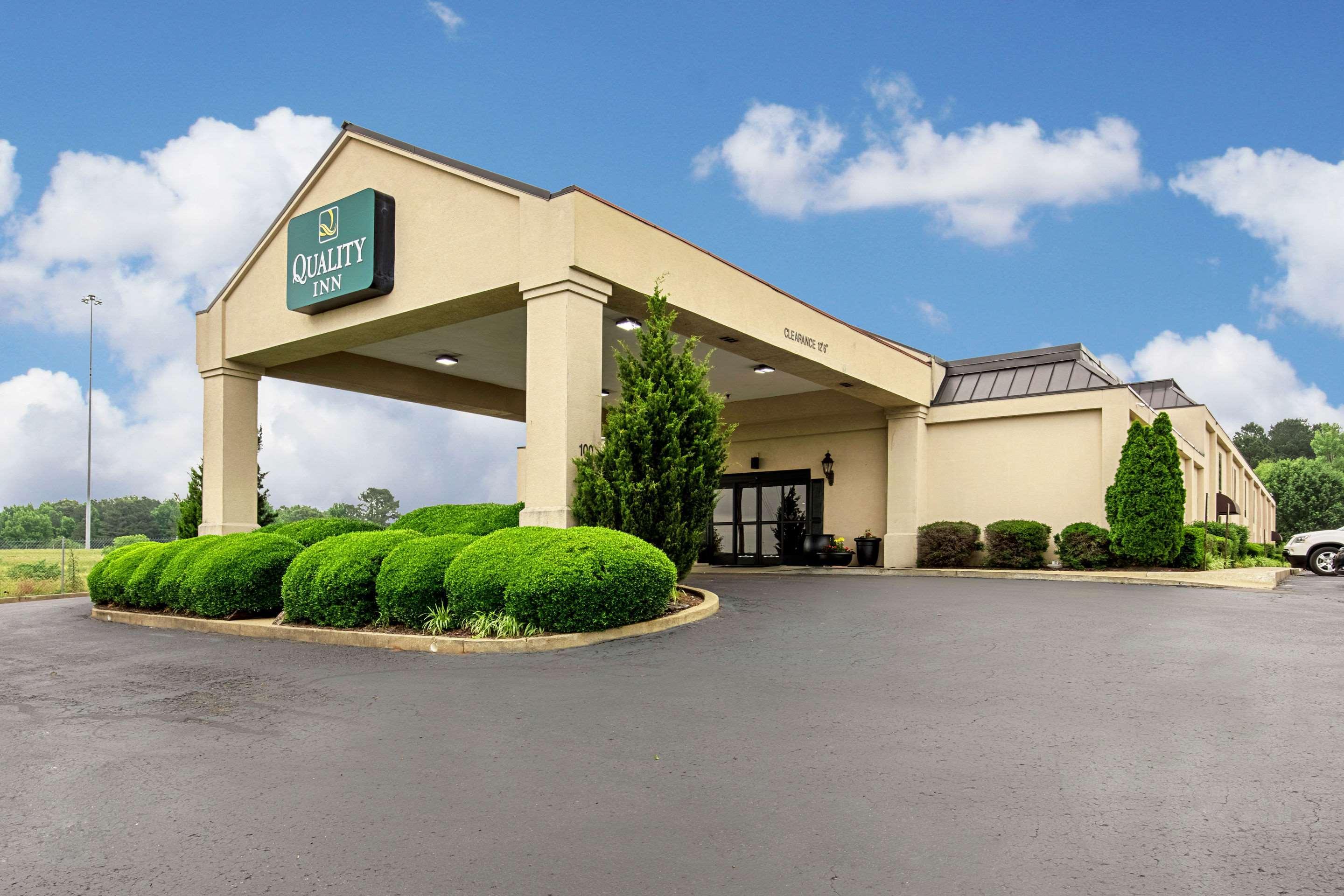 クオリティ イン ホーリー スプリングス サウス Holly Springs エクステリア 写真